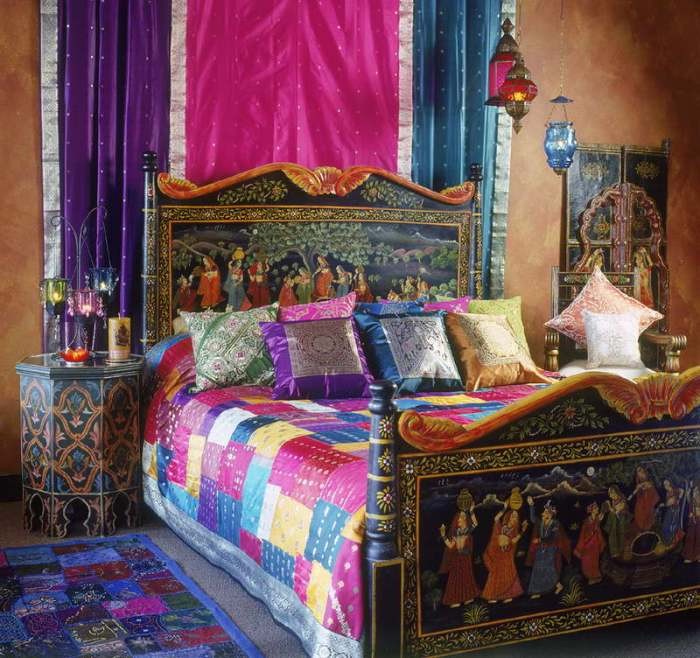 Кровать в индийском доме